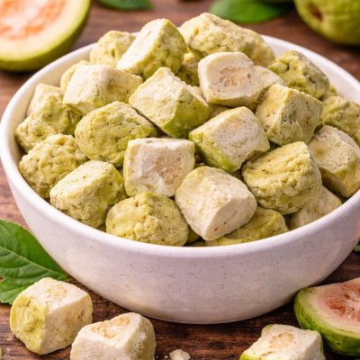 CRUNCHY GUAVA FRUITفاكهة الجوافة مقرقش