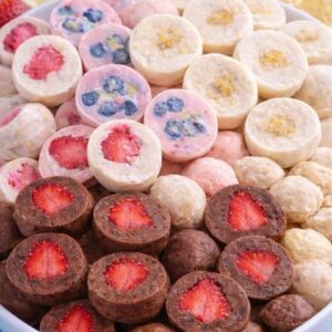 MIX ICECREAM STRAWBERRY NO SUGAR ADDED
آيسكريم مكس بروتين مع حبيبات الفراولة بدون سكر خفيف القرشة